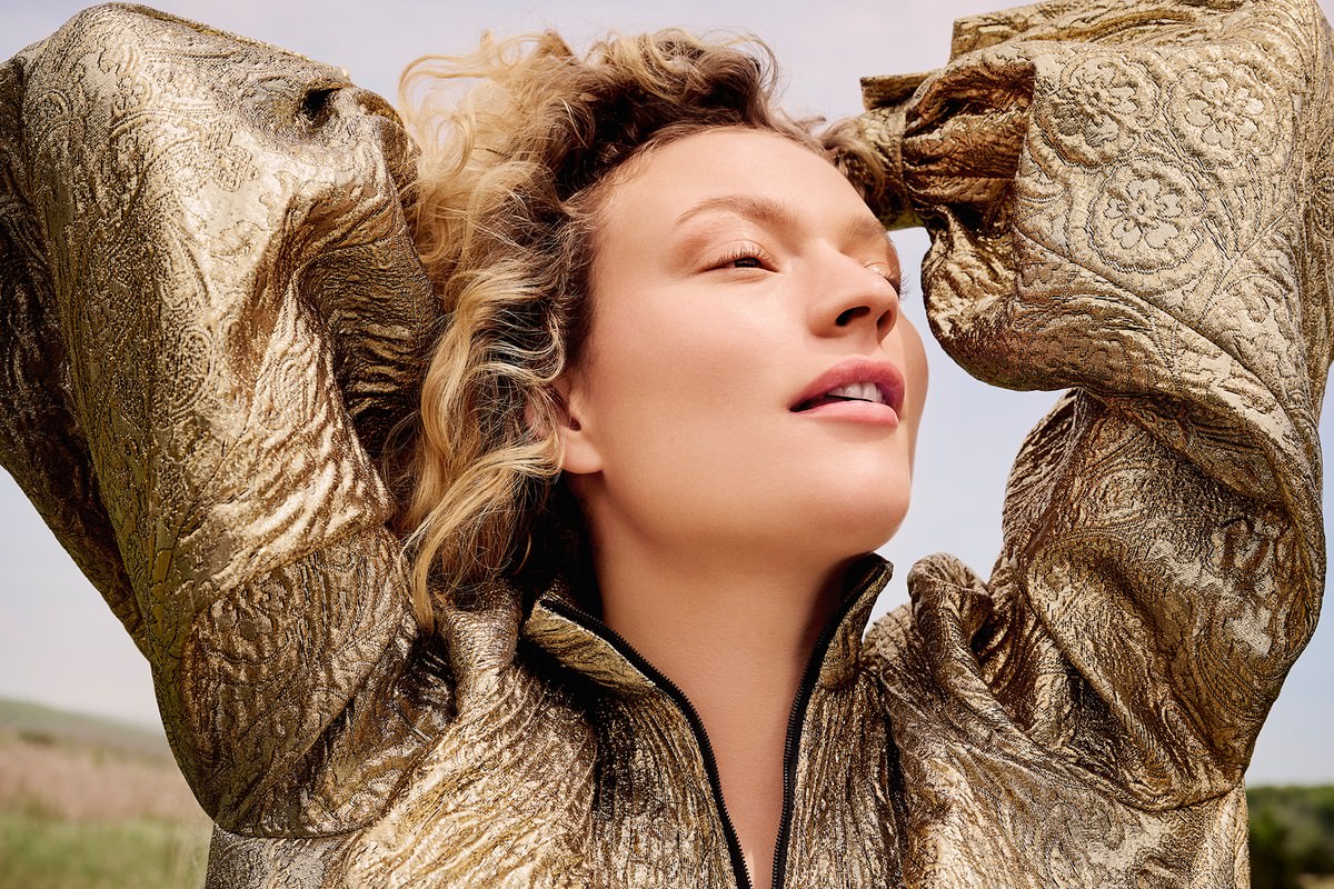 Chloe Ridgeman - Image 14