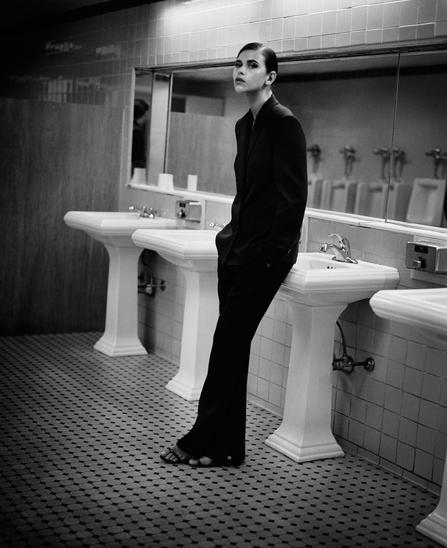 Julian Brooks - Image 7